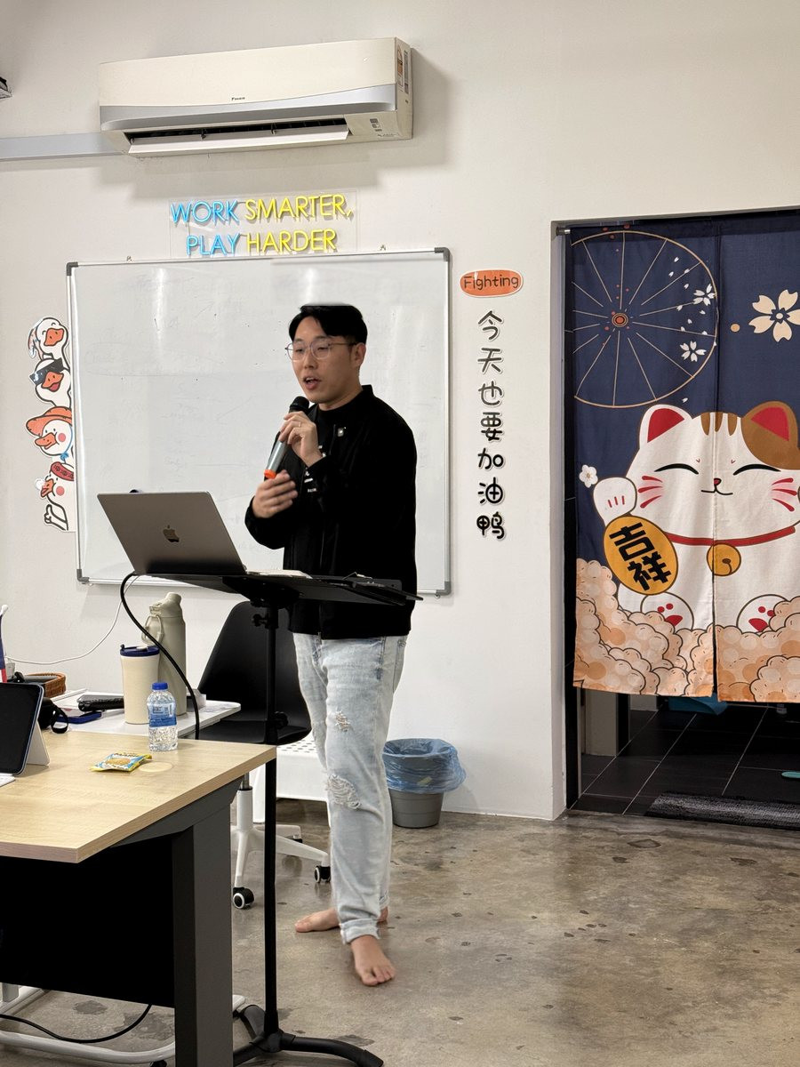 Stelix trainer running a live session at the front of the workshop room